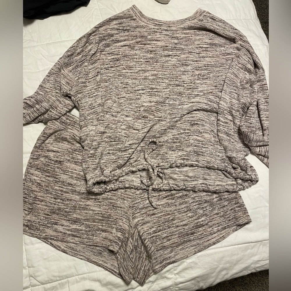 Very soft and stretchy sleep set.